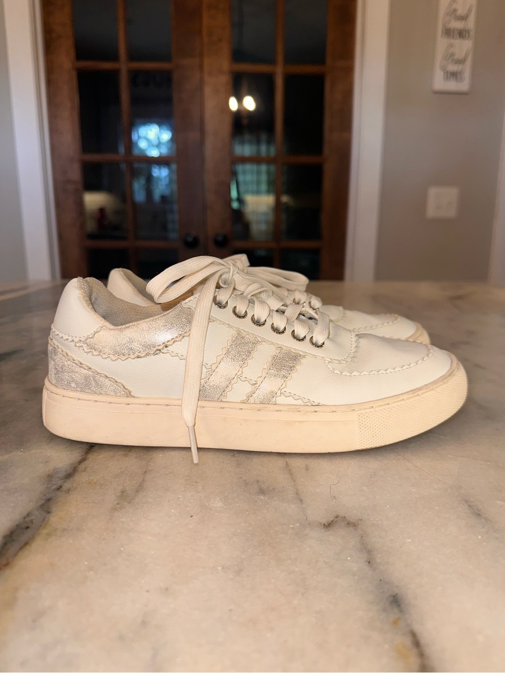 Hey Girl by Corkys Rizz Size 6 Women's Cream Low-Top Lace-Up Sneakers